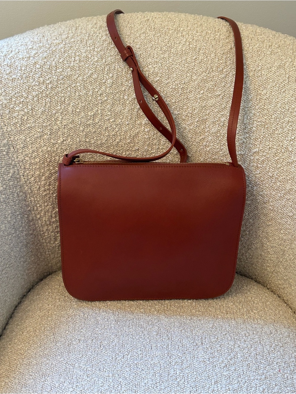 Cuero and Mor - Classic Smooth Leather Crossbody in Brown